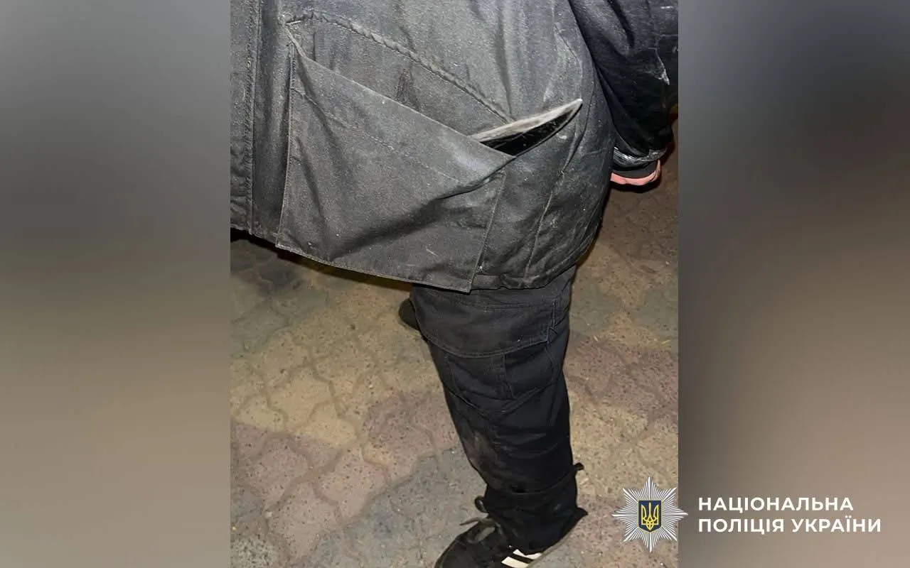У Кременчуці затримали чоловіка, який вчинив серію ножових нападів