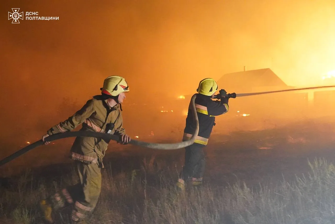 Через лісову пожежу в Полтавському районі евакуювали людей