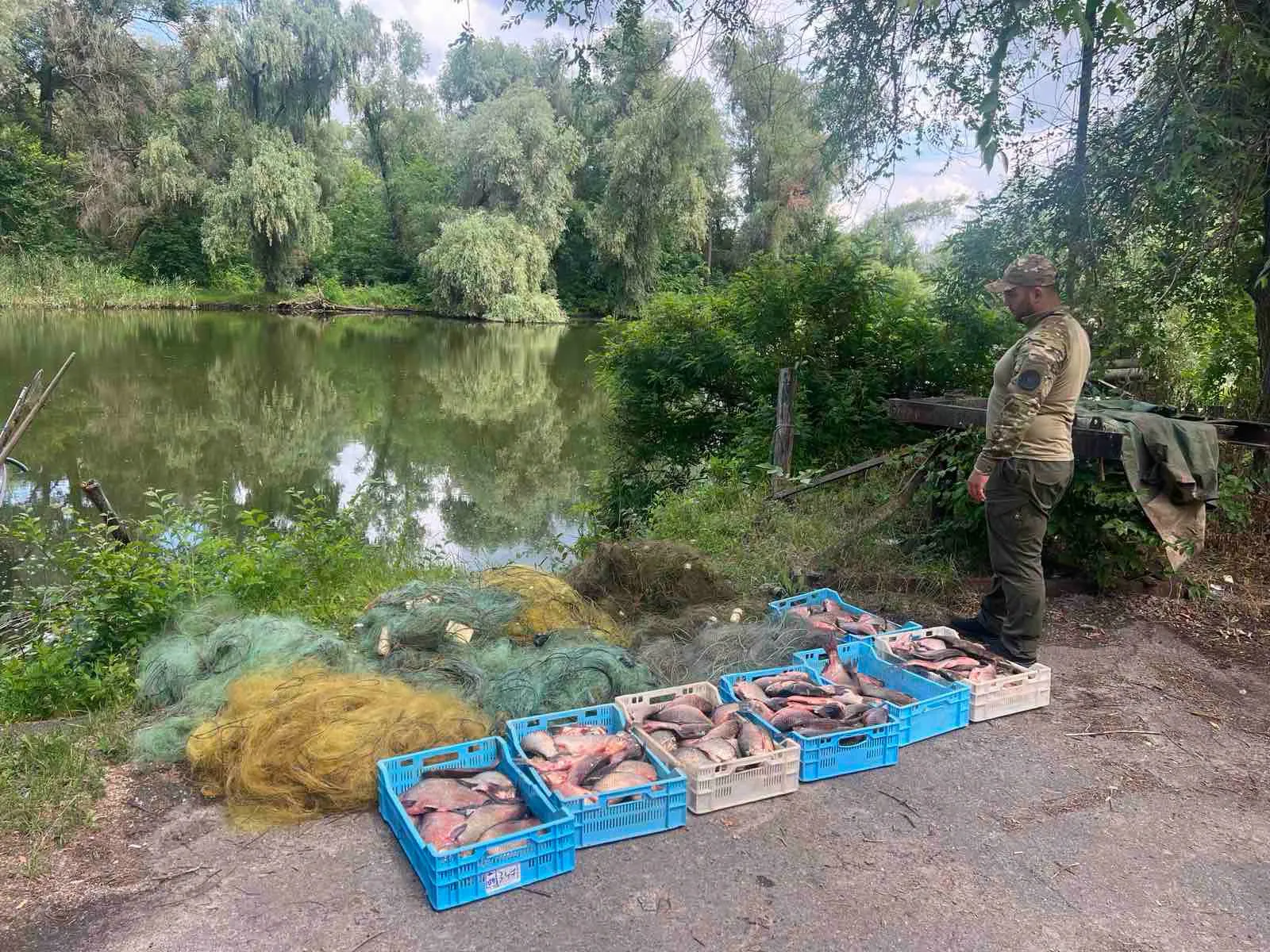 У Полтавській області з водойми вилучили кілометр браконьєрських сіток