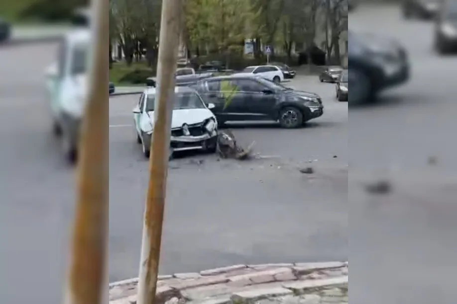 У середмісті Полтави через аварію ускладнений рух на дорозі