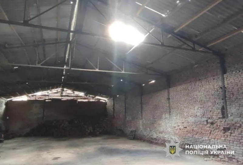 На підприємстві в Лубенському районі впав з даху чоловік