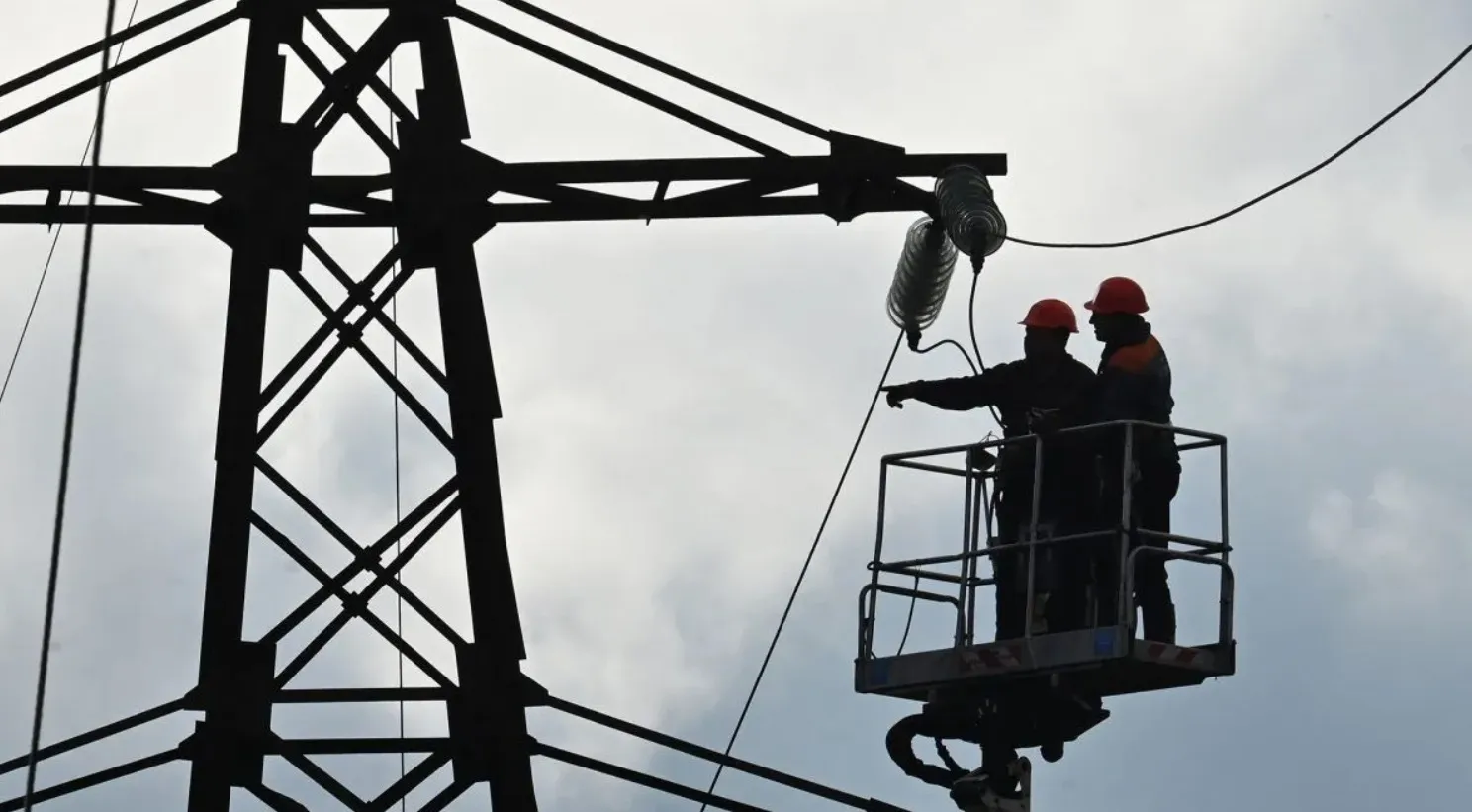 Близько 600 абонентів у Полтавській області залишилися без світла