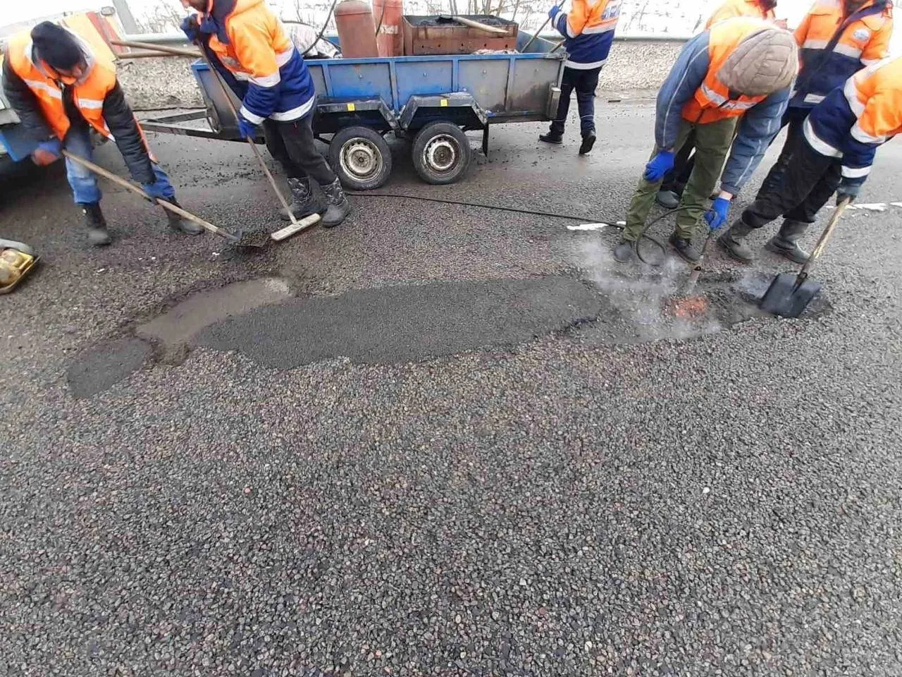 На Полтавщині ліквідовують аварійну ямковість на трасі Київ–Харків