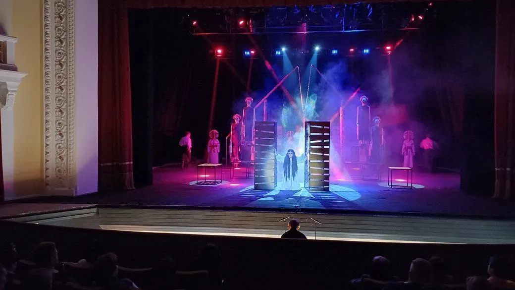 Виставу полтавського театру зіграють у шести містах