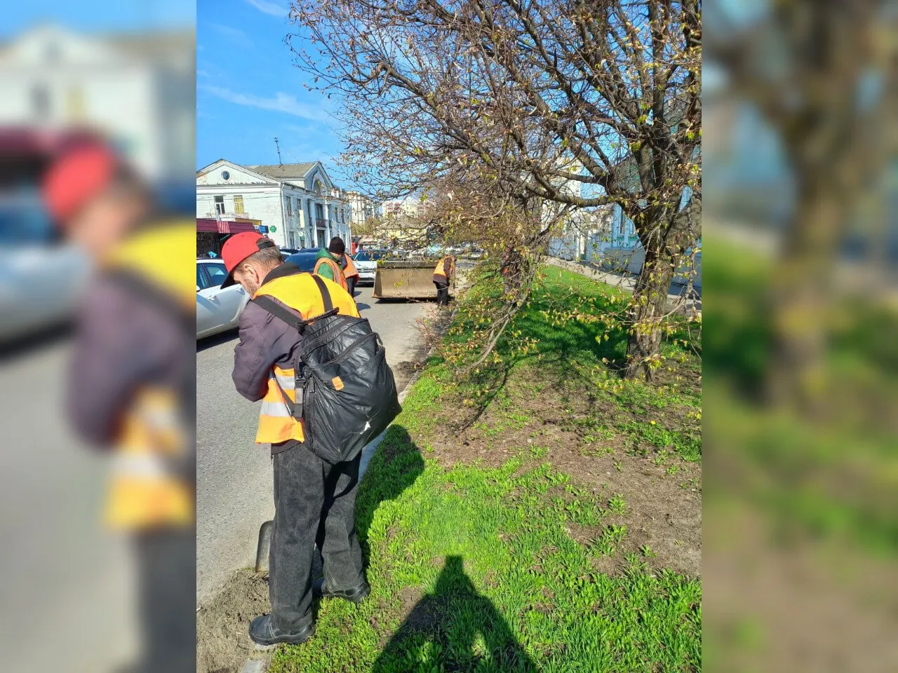 У Полтаві комунальники прибрали пісок і бруд під бордюрами на 40 вулицях