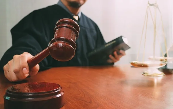 У Полтавській області до п’яти років позбавлення волі засудили чоловіка, який тричі тікав зі служби