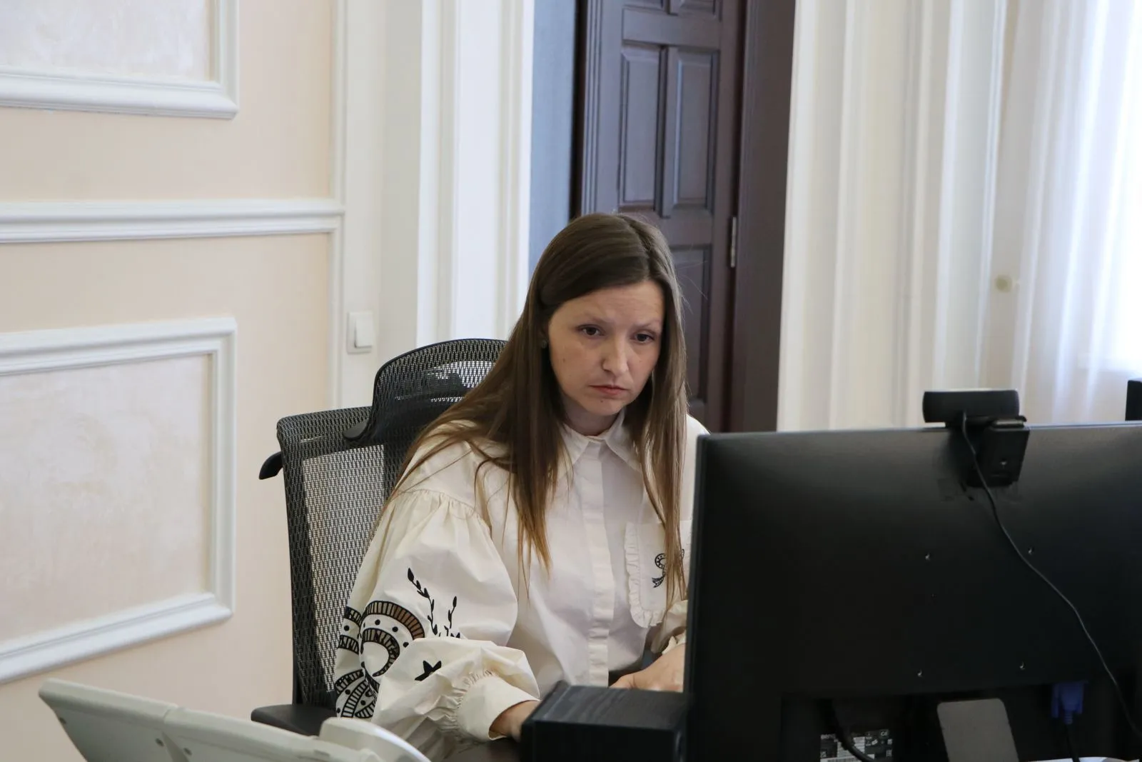 Заборона російськомовної музики, ремонти ліфтів, енергостійкість – за що голосували на сесії Полтавської міськради