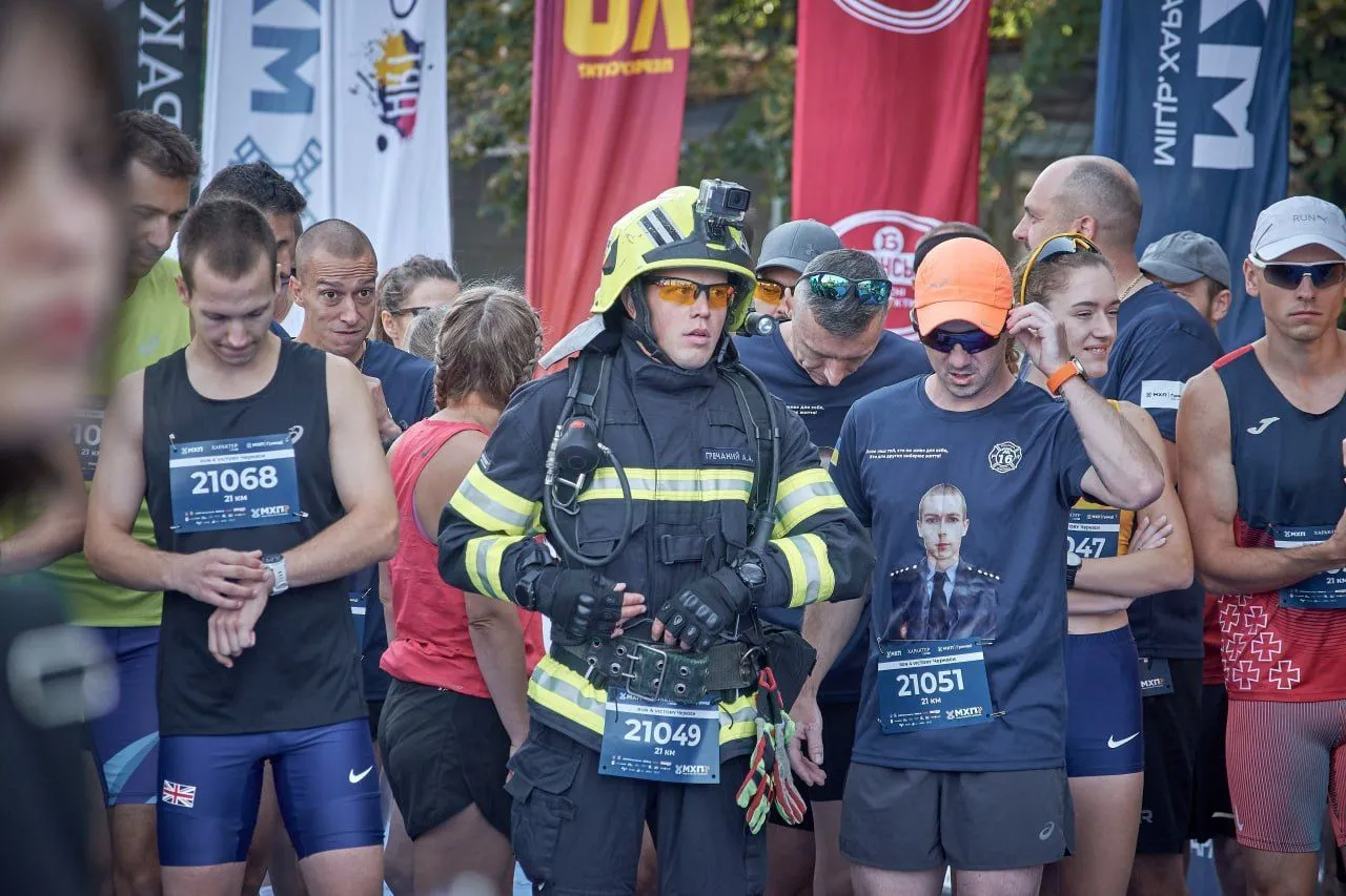 Рятувальник з Полтавщини встановив національний рекорд, пробігши 20 кілометрів у спорядженні