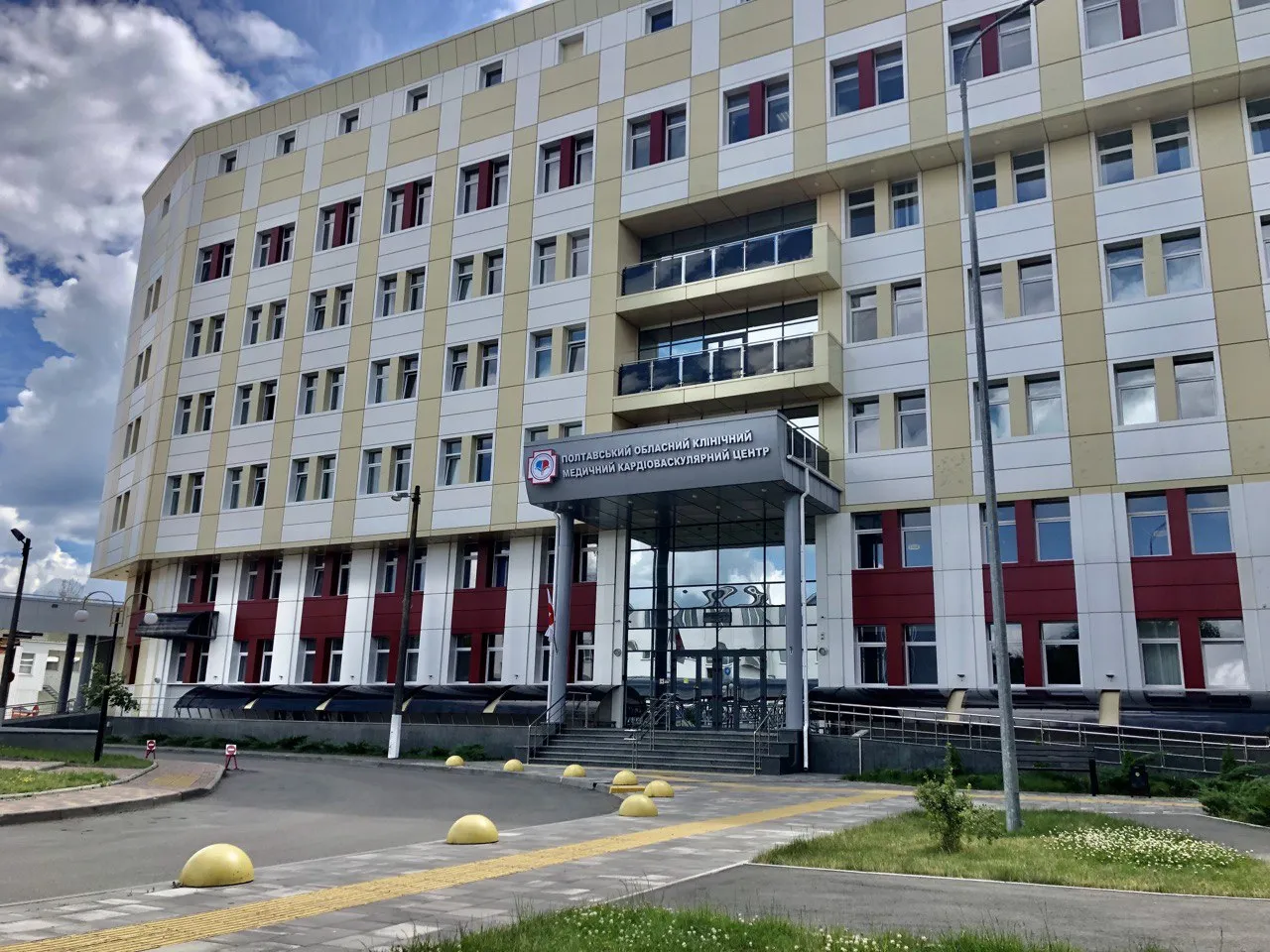 «14 сімей ми врятували нашою командою від смерті близької людини», –  полтавський медзаклад за добу прооперував 14 людей з інфарктами