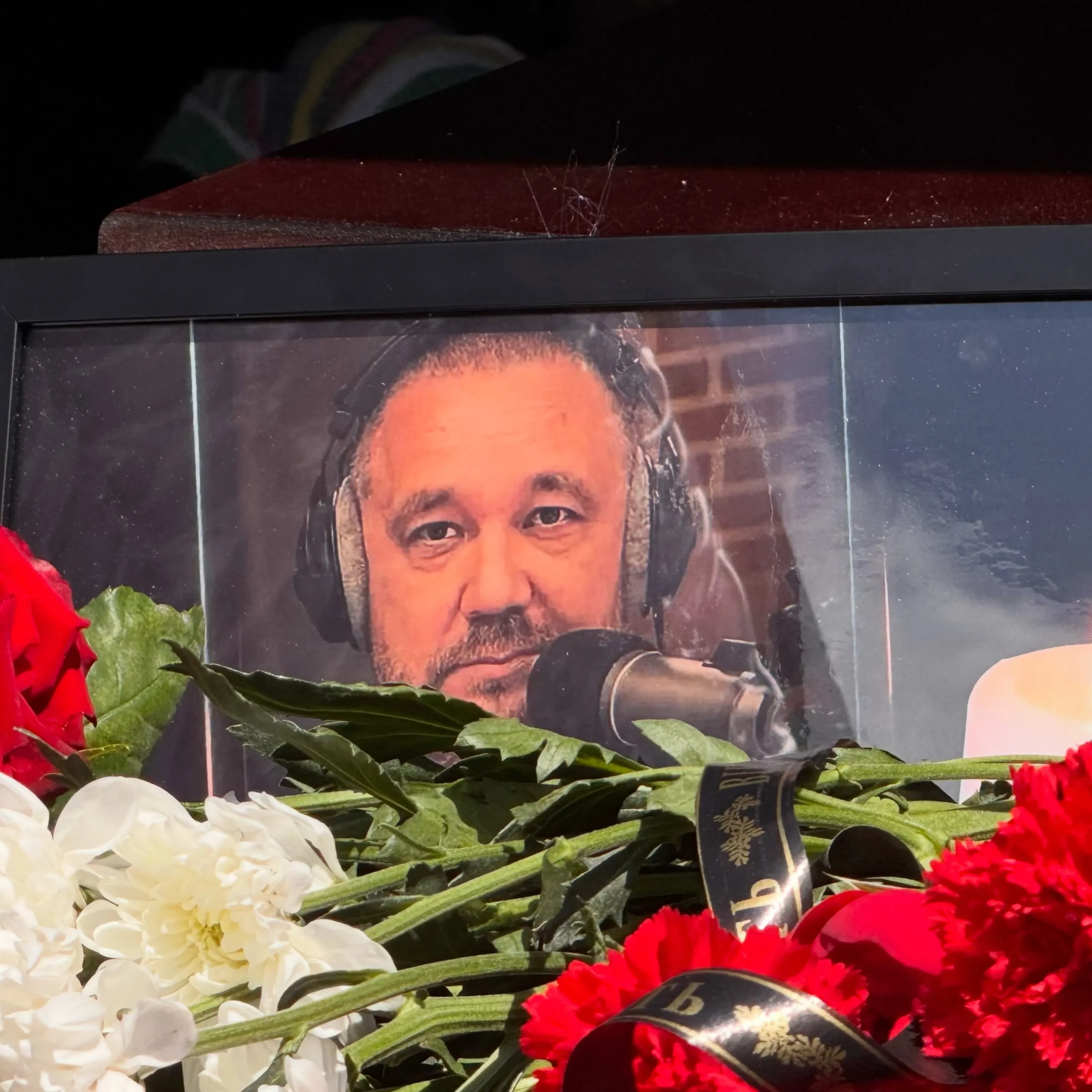 У Полтаві попрощалися з відомим українським телерадіокоментатором