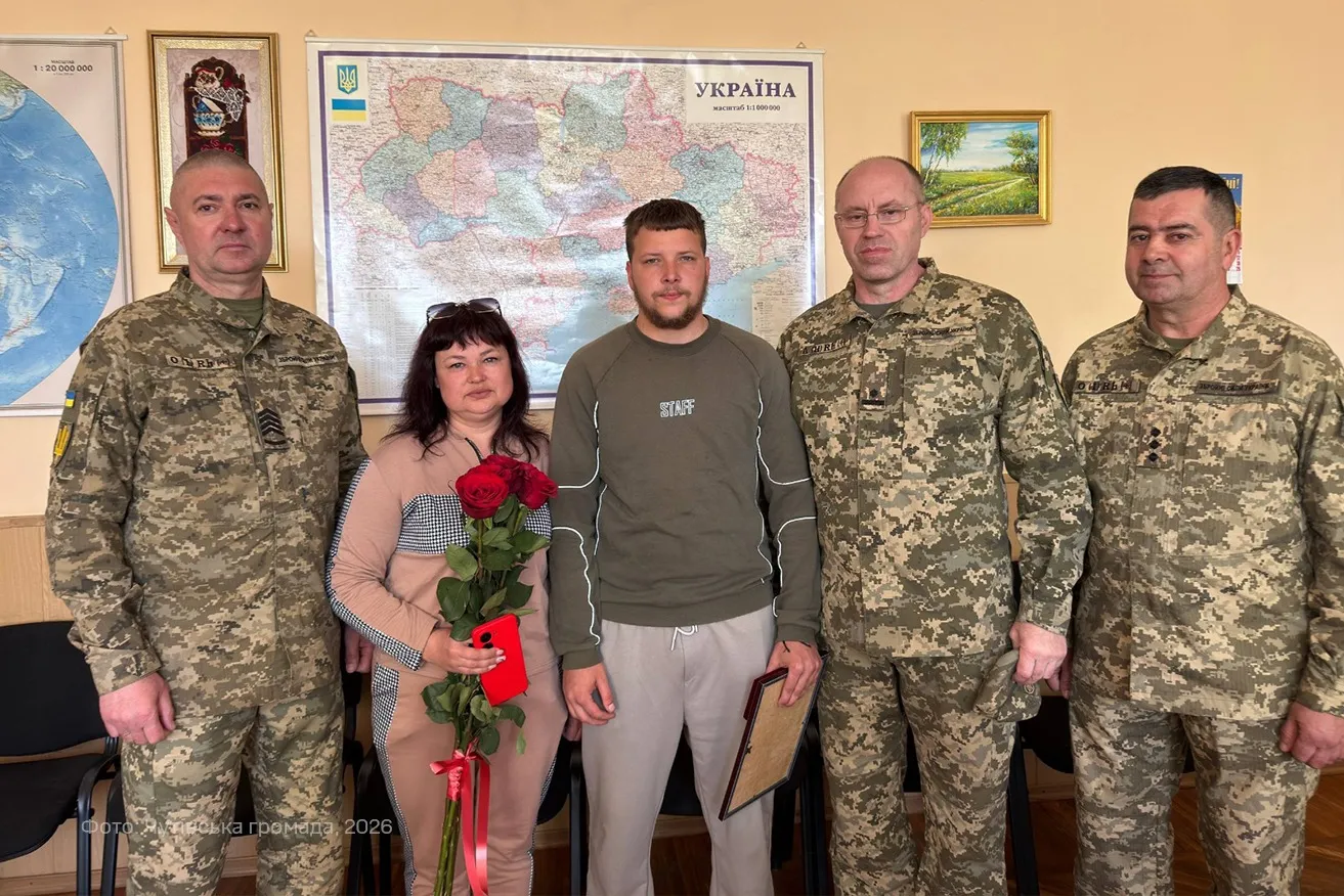 Міністр оборони відзначив ветерана з Полтавщини