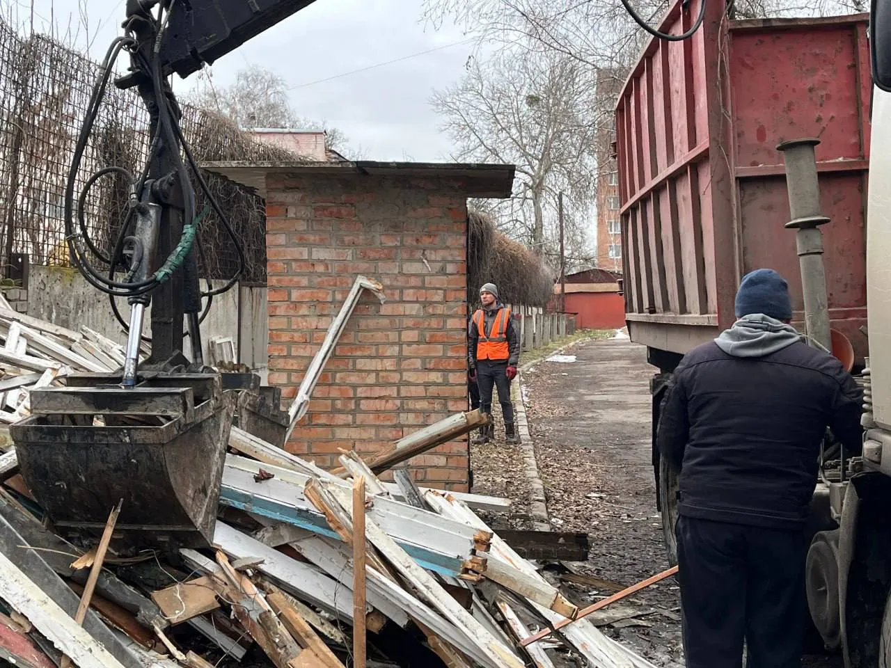 Комунальники Полтави ліквідовували наслідки російської атаки