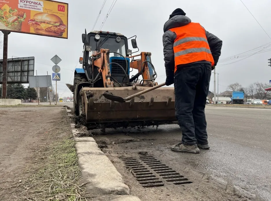 Весняне прибирання, озеленення та обшуки – останні новини зі сфери ЖКГ Полтавської громади