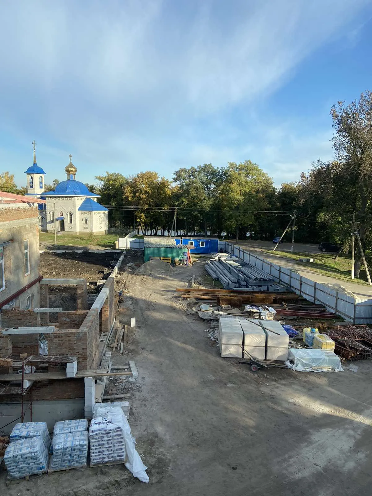 У Решетилівці будують спорткомплекс «Колос»: підрядник почав монтувати спортзал