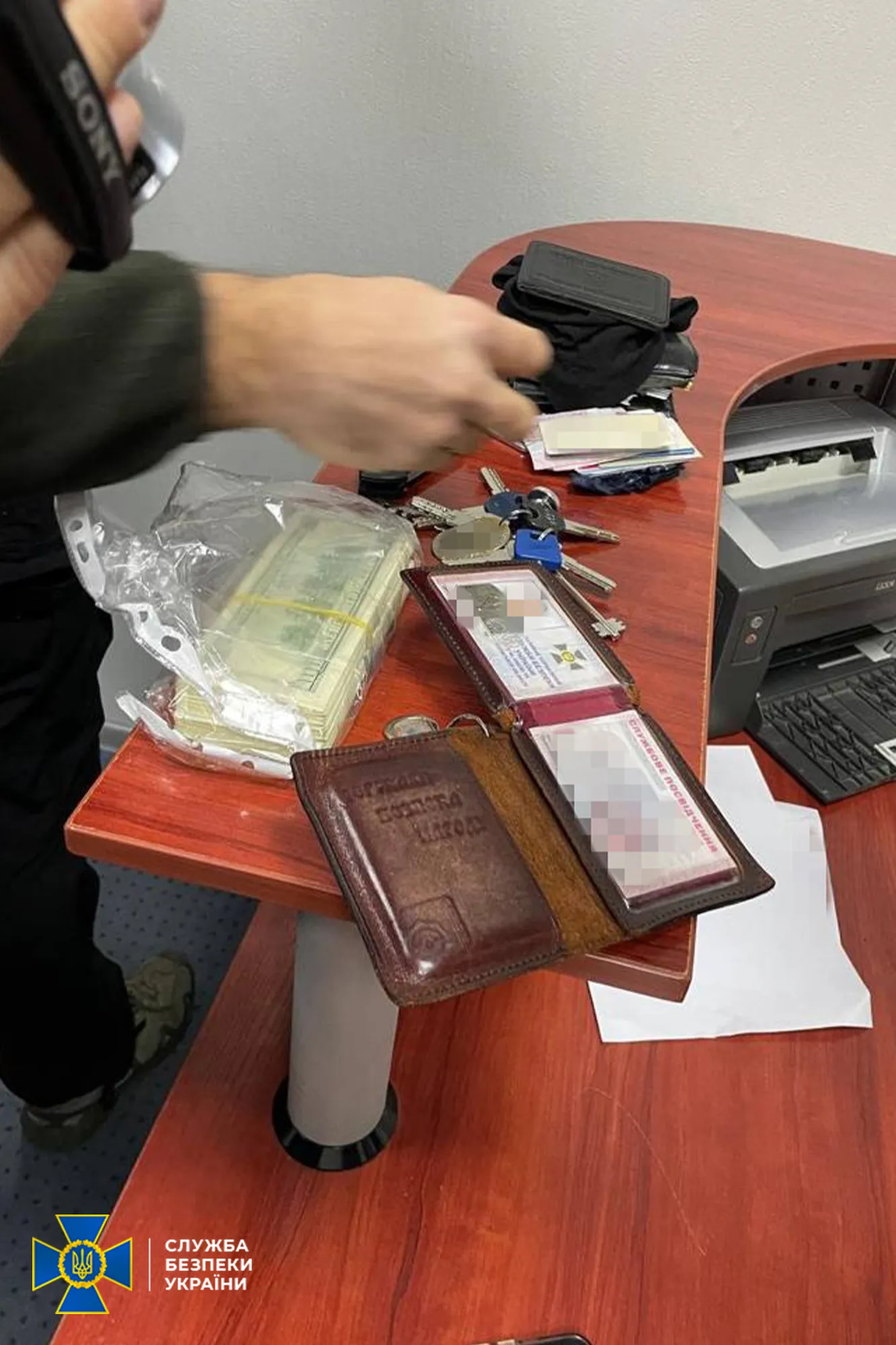 СБУ продовжує очищувати власні лави: затримано недоброчесного співробітника Служби