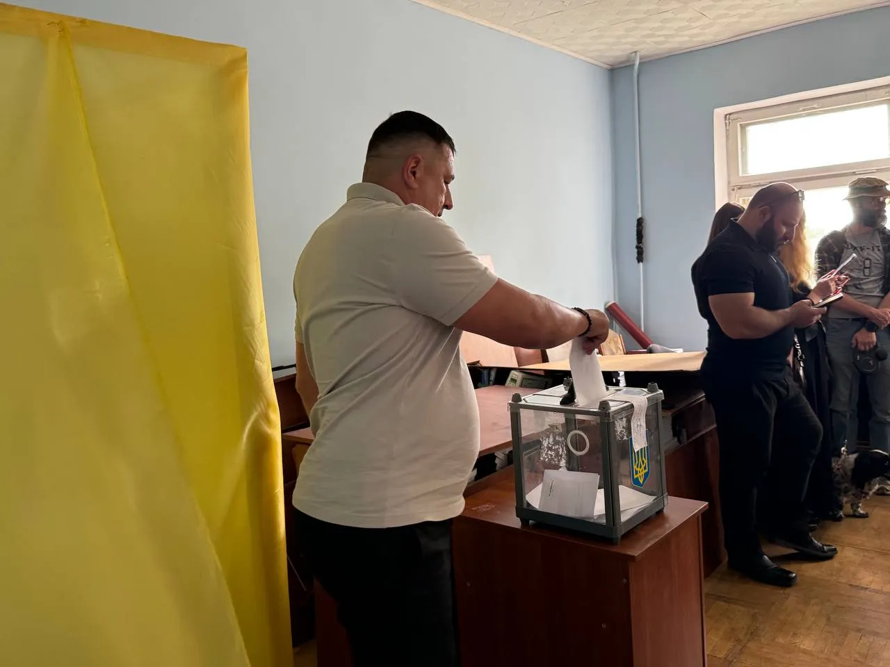 Винного в погрозах розправою журналістці депутата Сергія Бойка не змогли зняти з посади в райраді Полтави