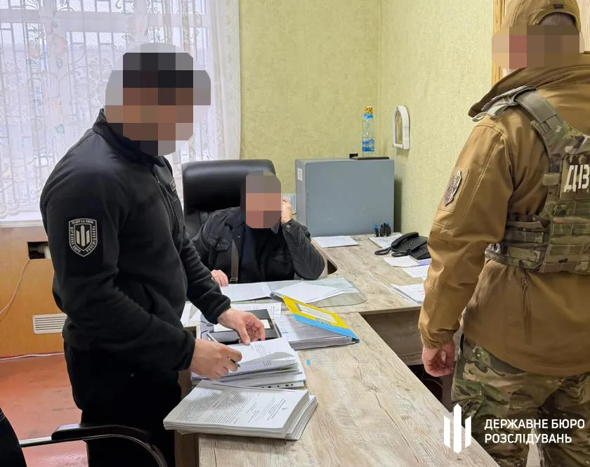 Начальник одного з ТЦК на Полтавщині допомагав військовозобов’язаним уникнути призову