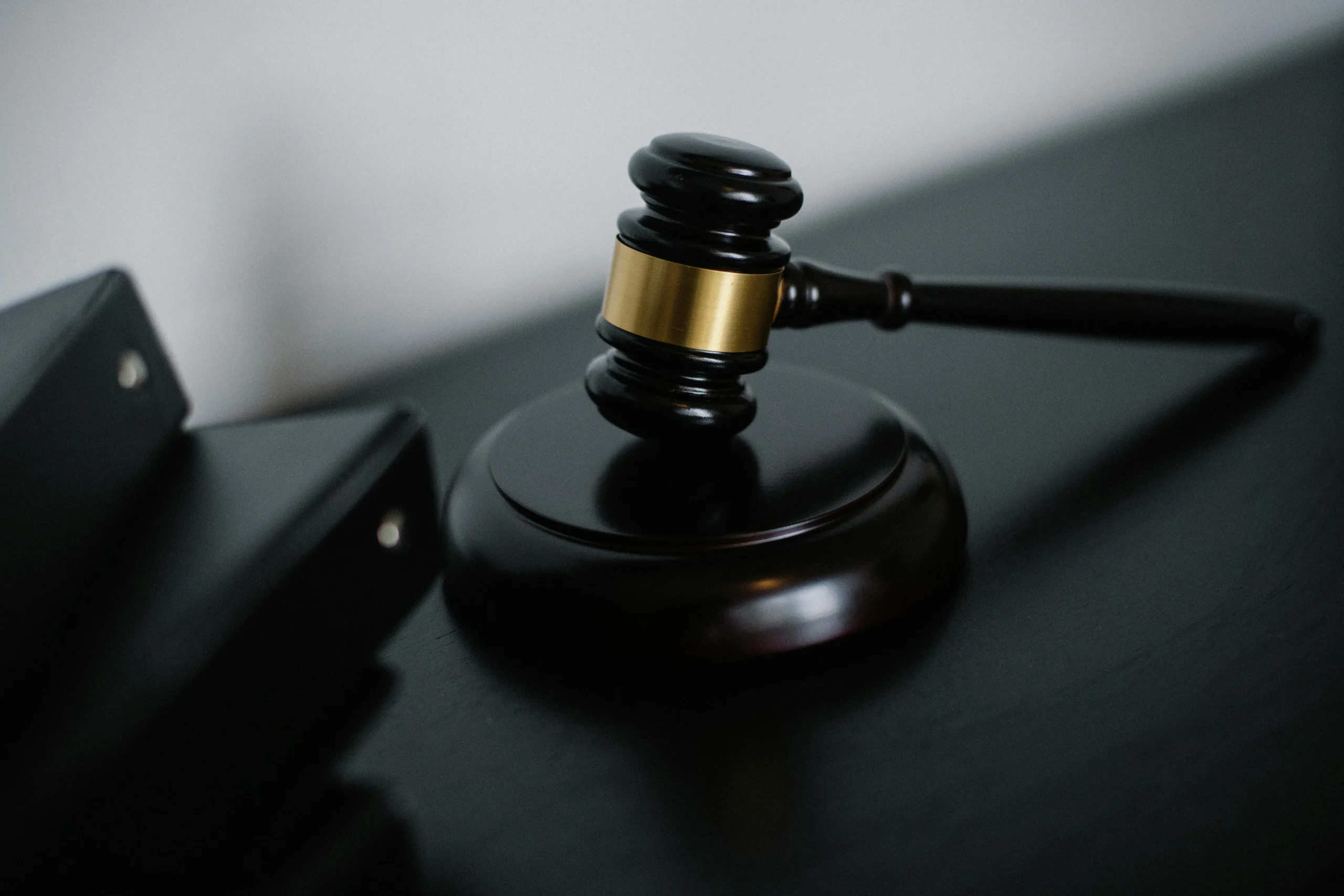 Обрали запобіжний захід адвокату, підозрюваному в одержанні неправомірної вигоди