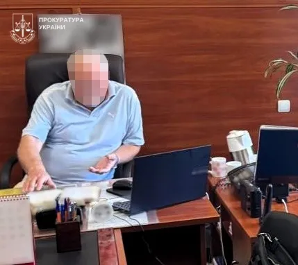 Підозрюваного в хабарництві директора медзакладу в Полтаві відсторонили від посади