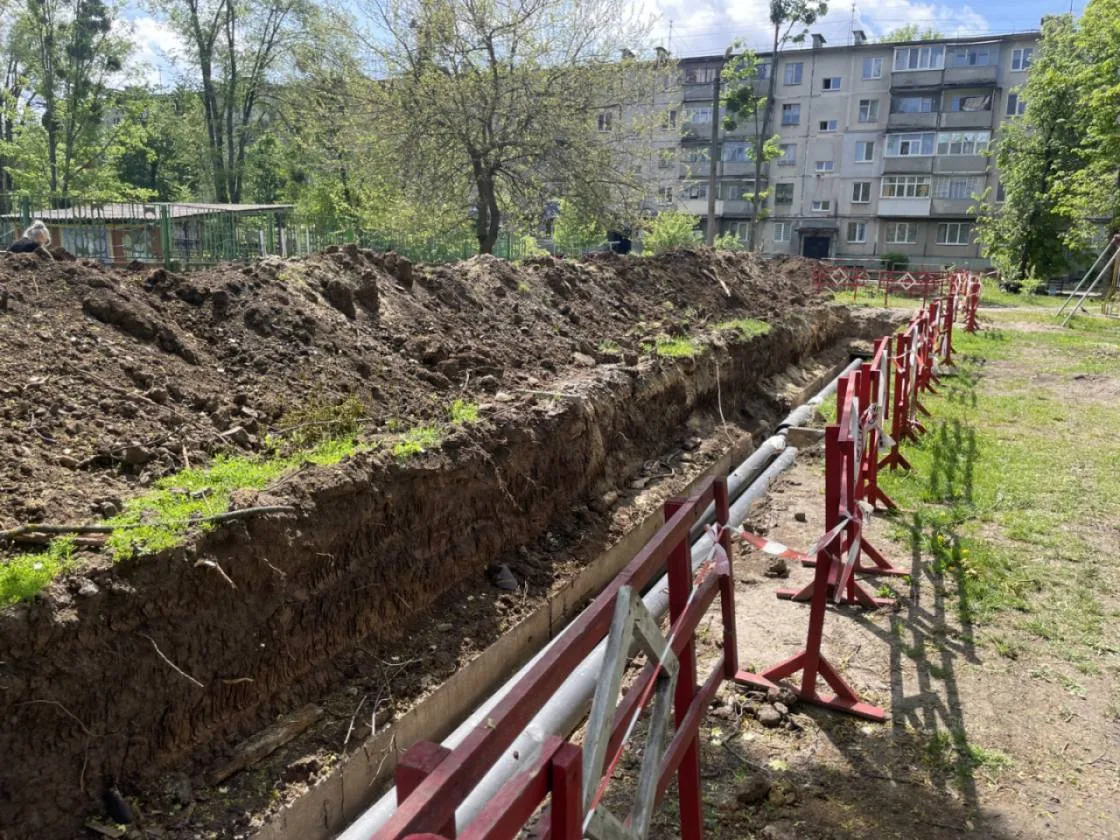 У мікрорайоні Браїлки вимкнули гарячу воду через ремонт трубопроводу