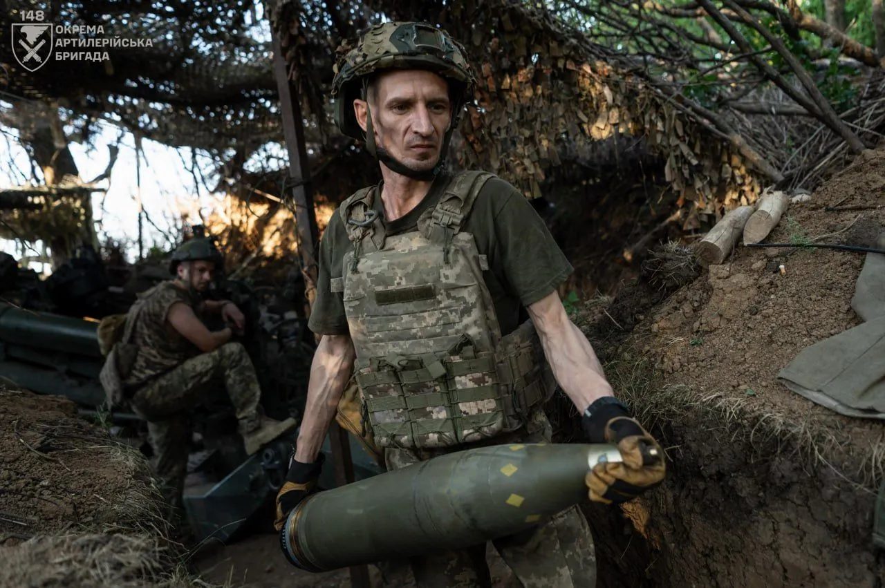 «Гарячі» напрямки фронту та комбіновані удари Росії – головне про війну за минулий тиждень