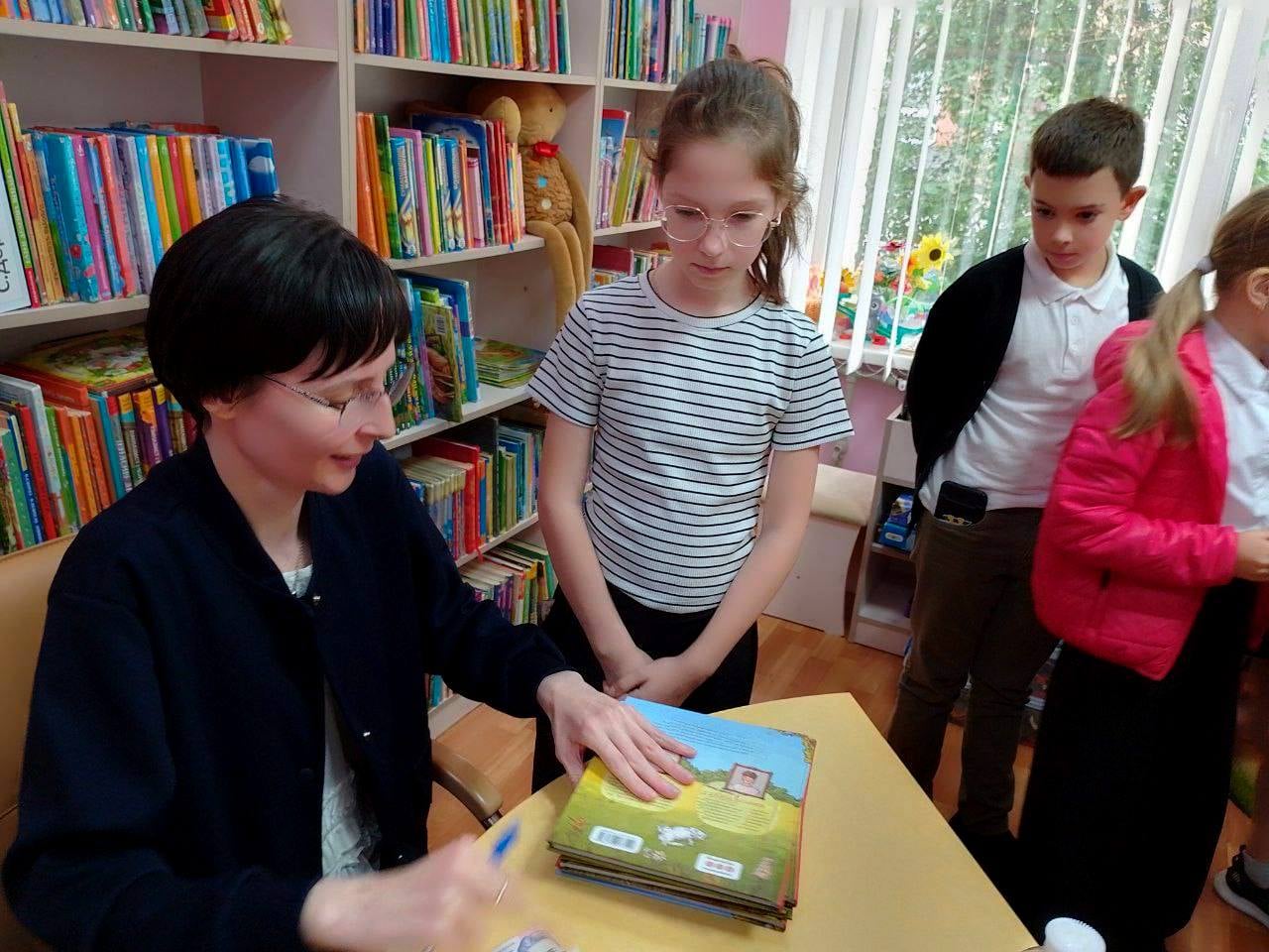 «Це велика відповідальність: десь загоїти, щось підказати, наситити душу дитини добром, світлом», – розмова з дитячою письменницею з Полтави