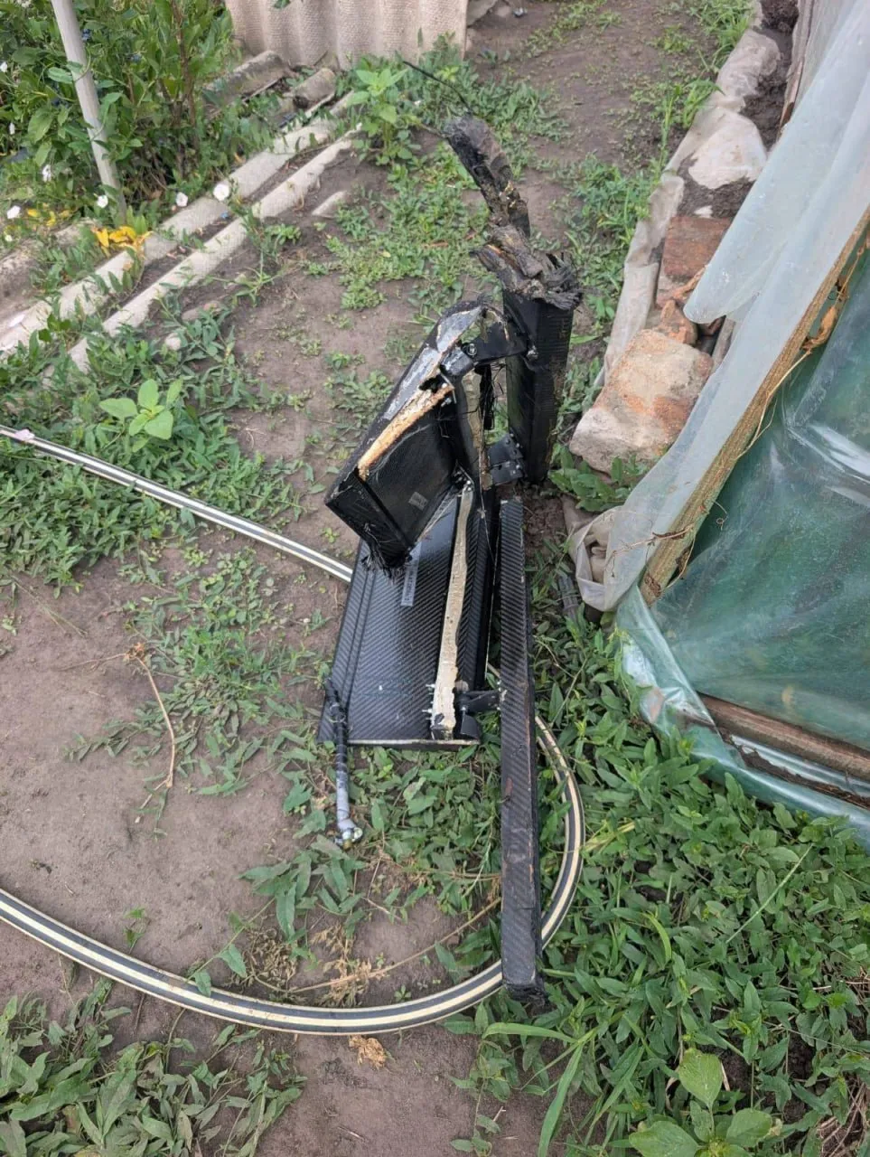 На подвір’ї у Полтавському районі виявили уламки російського дрона