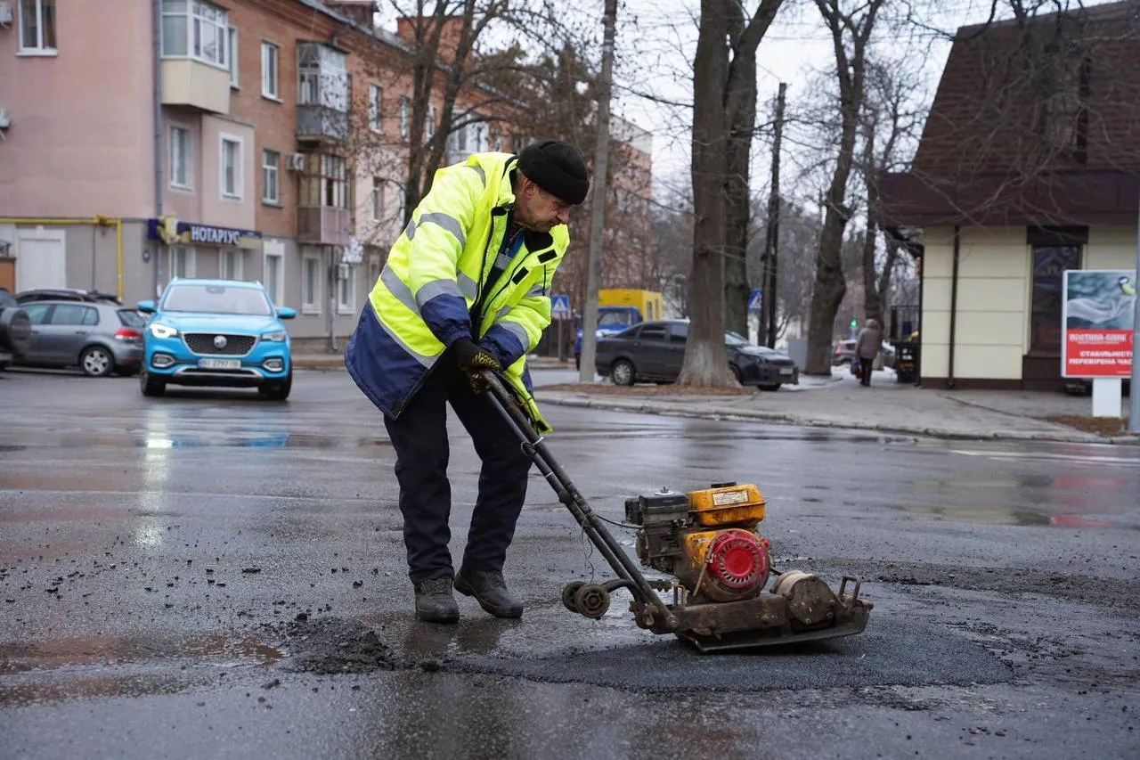 Ще у двох районах Полтави розпочалися поточні ремонти доріг