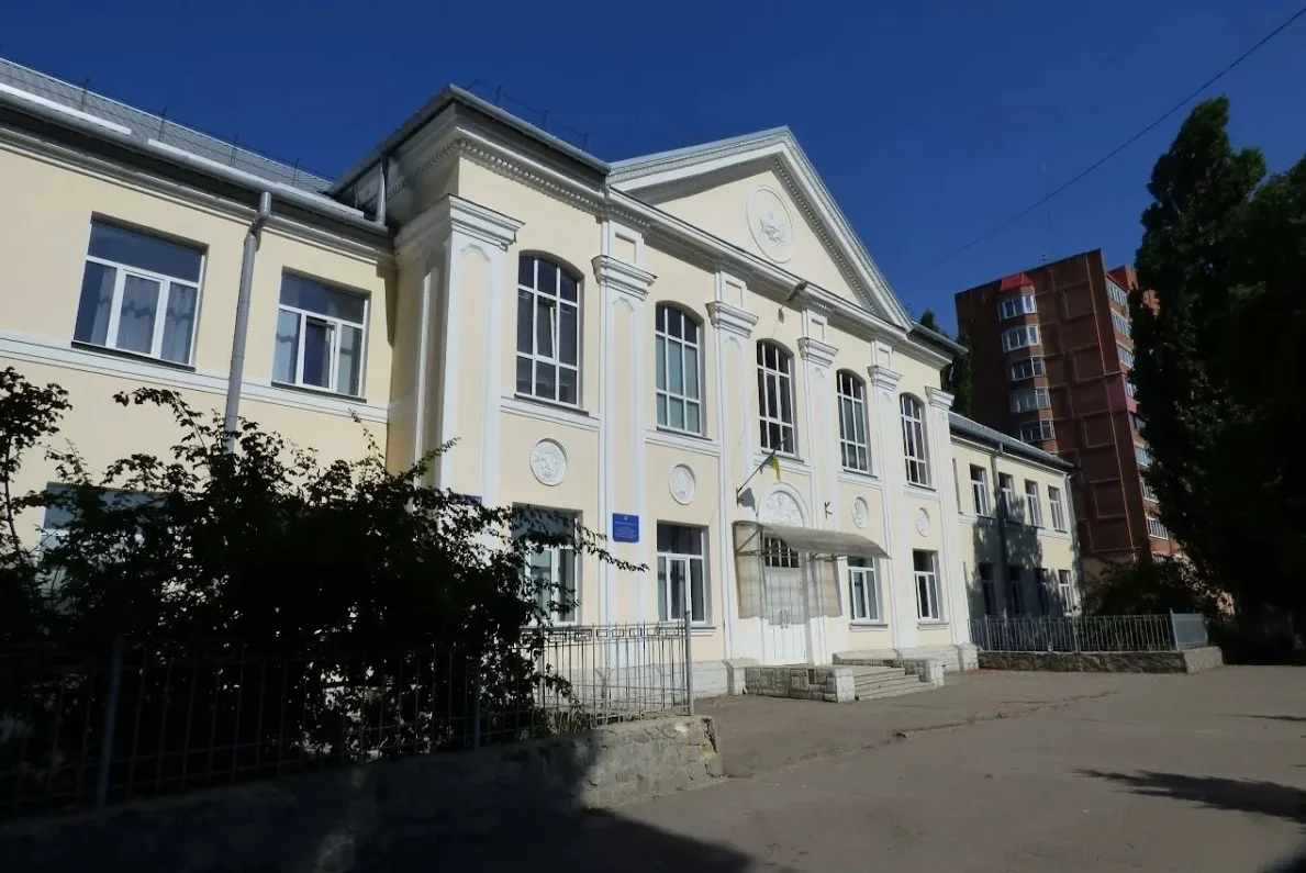 Поки в полтавській школі № 23 не зроблять ремонт, учнів на навчання в освітній заклад не повернуть