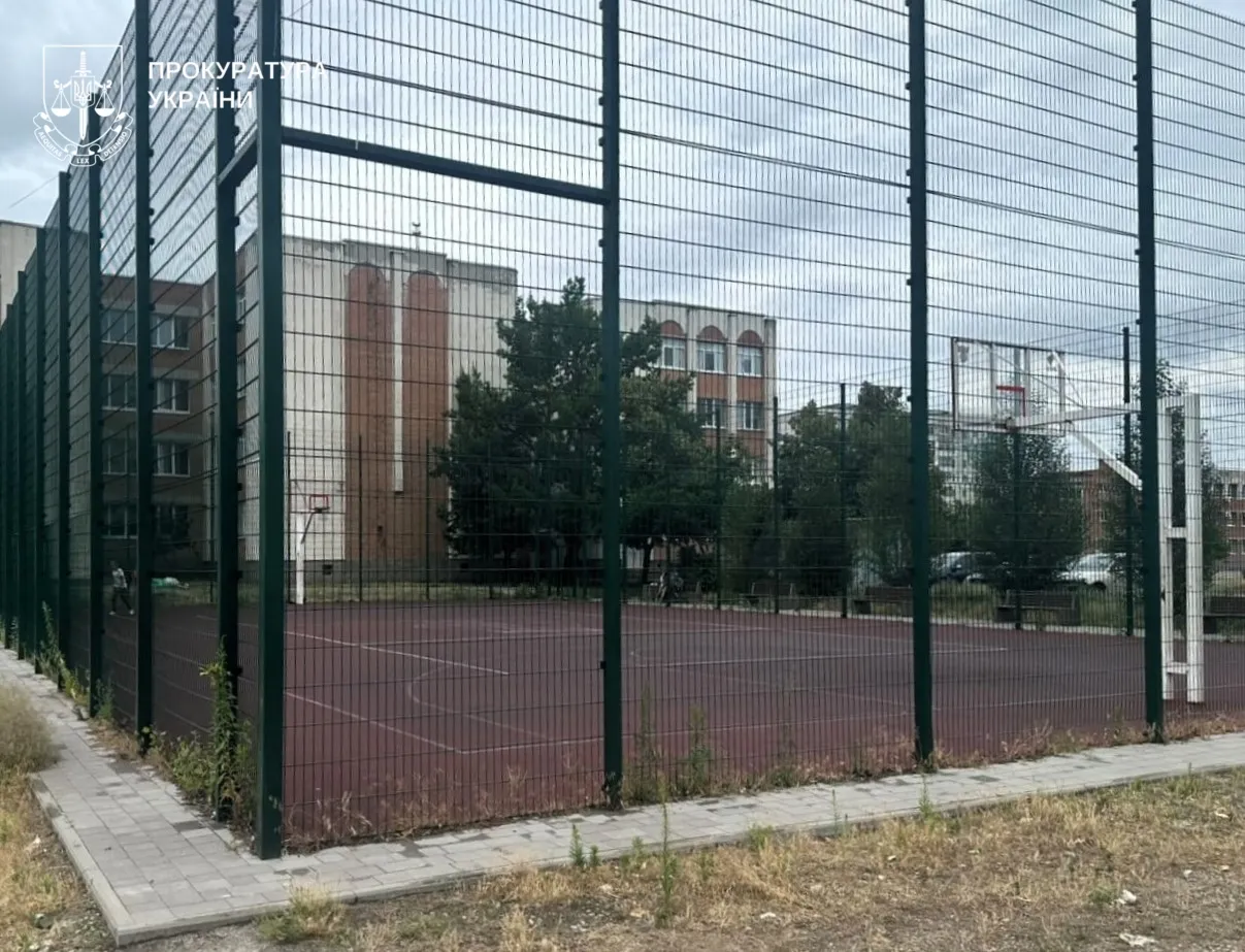 У Полтаві винесли вирок посадовцю через збитки під час будівництва спортмайданчика