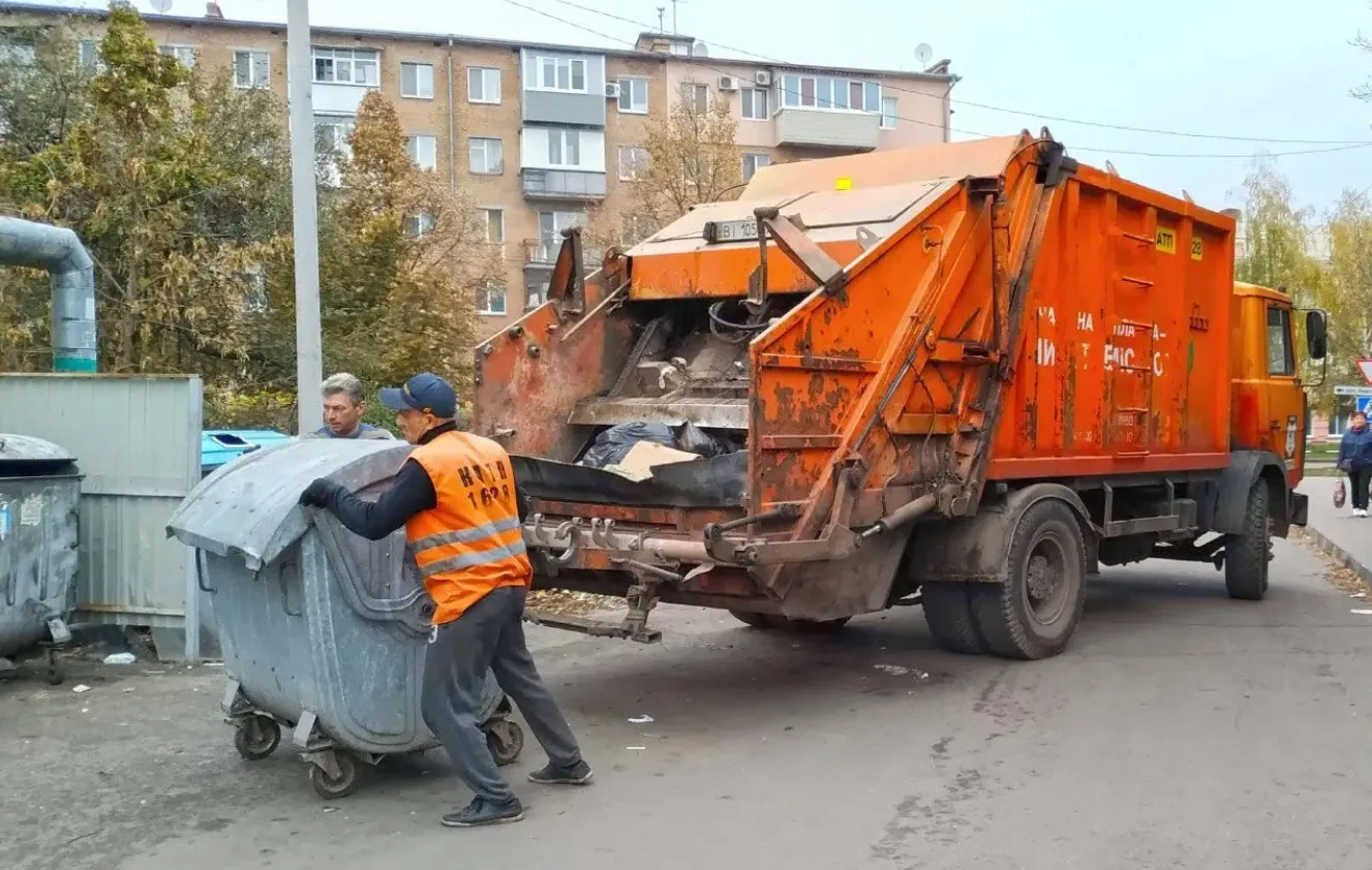 Суд заблокував рахунки КАТП-1628 – чи вивозитимуть у Полтаві сміття?