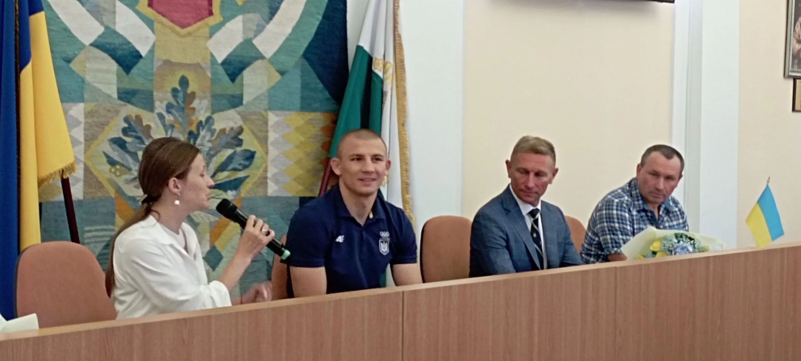 Хижняку вручили сертифікат на мільйон гривень від Полтавської громади