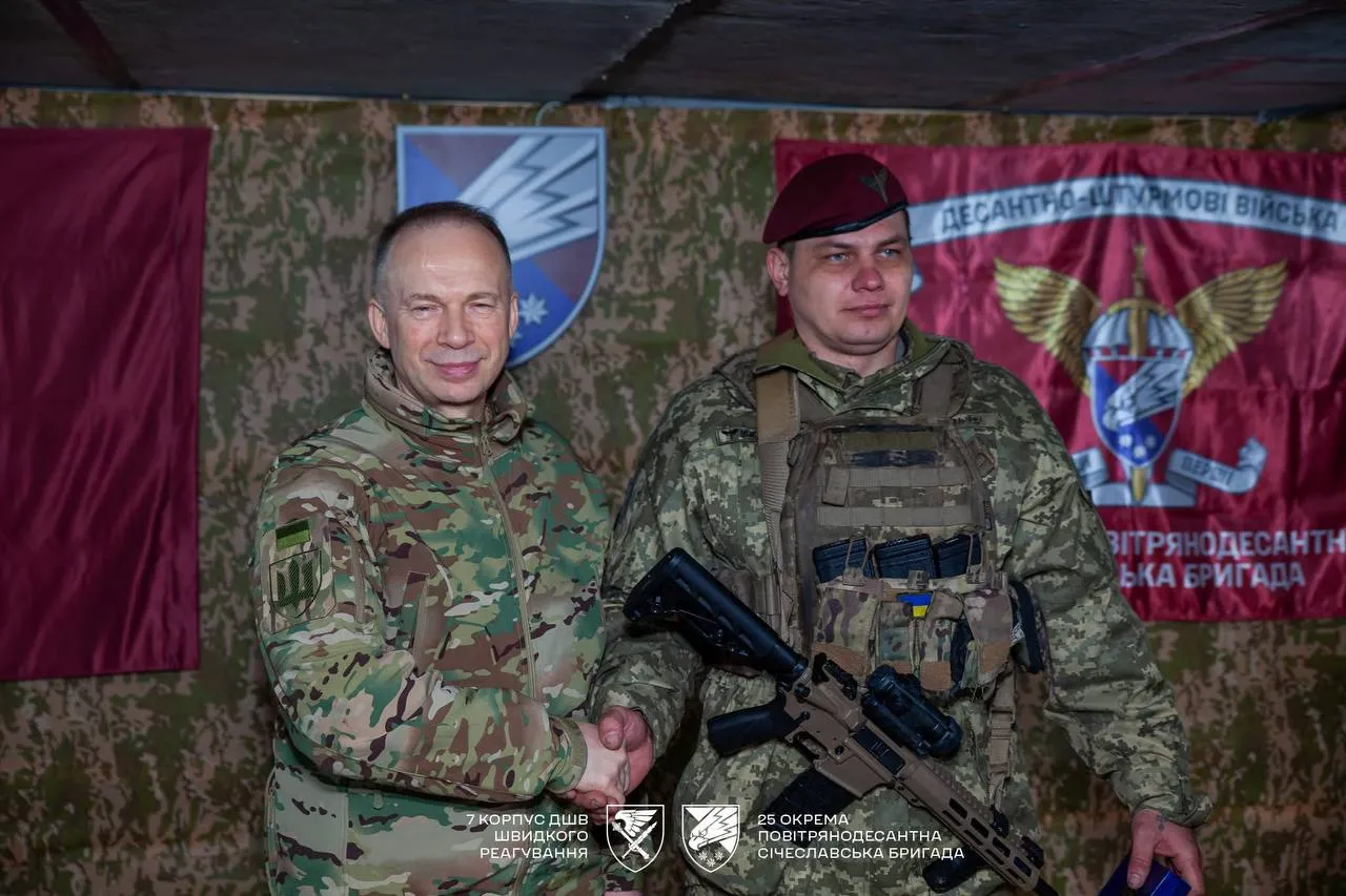 Десантник із Полтавщини отримав «Хрест хоробрих» від Головнокомандувача ЗСУ