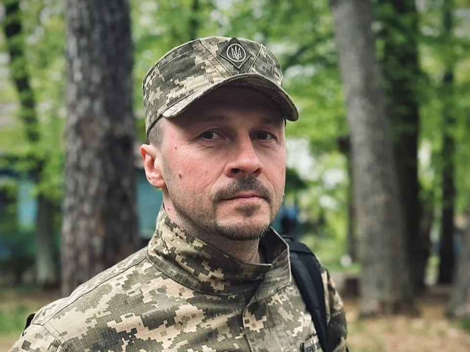 «Я займаюся роботою, яку люблю, але при цьому я в ЗСУ» – полтавський журналіст Роман Коба