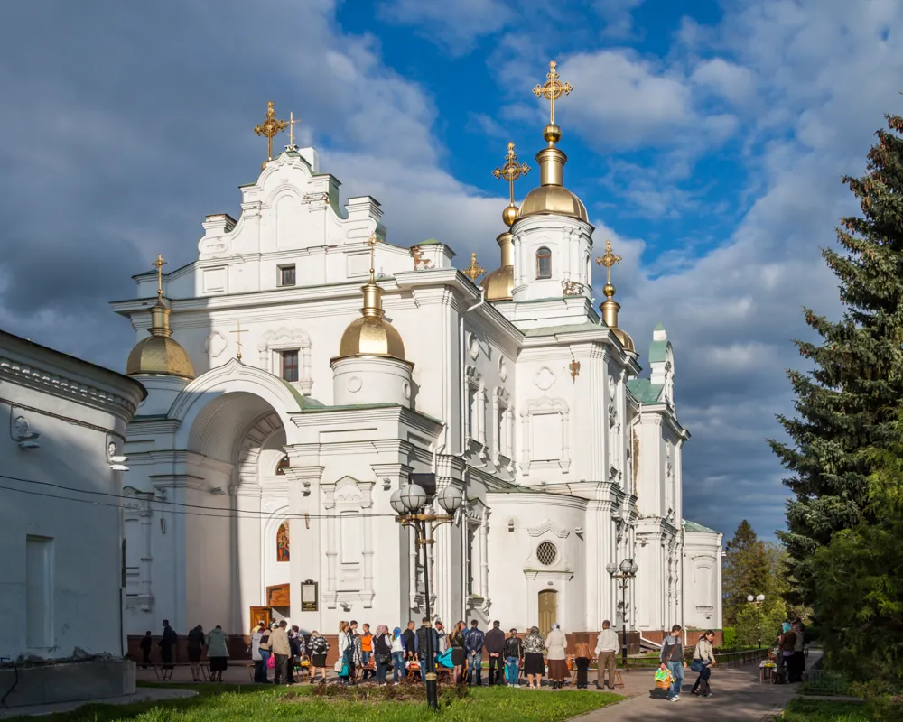 Перелік храмів у Полтаві, де можна освятити паски