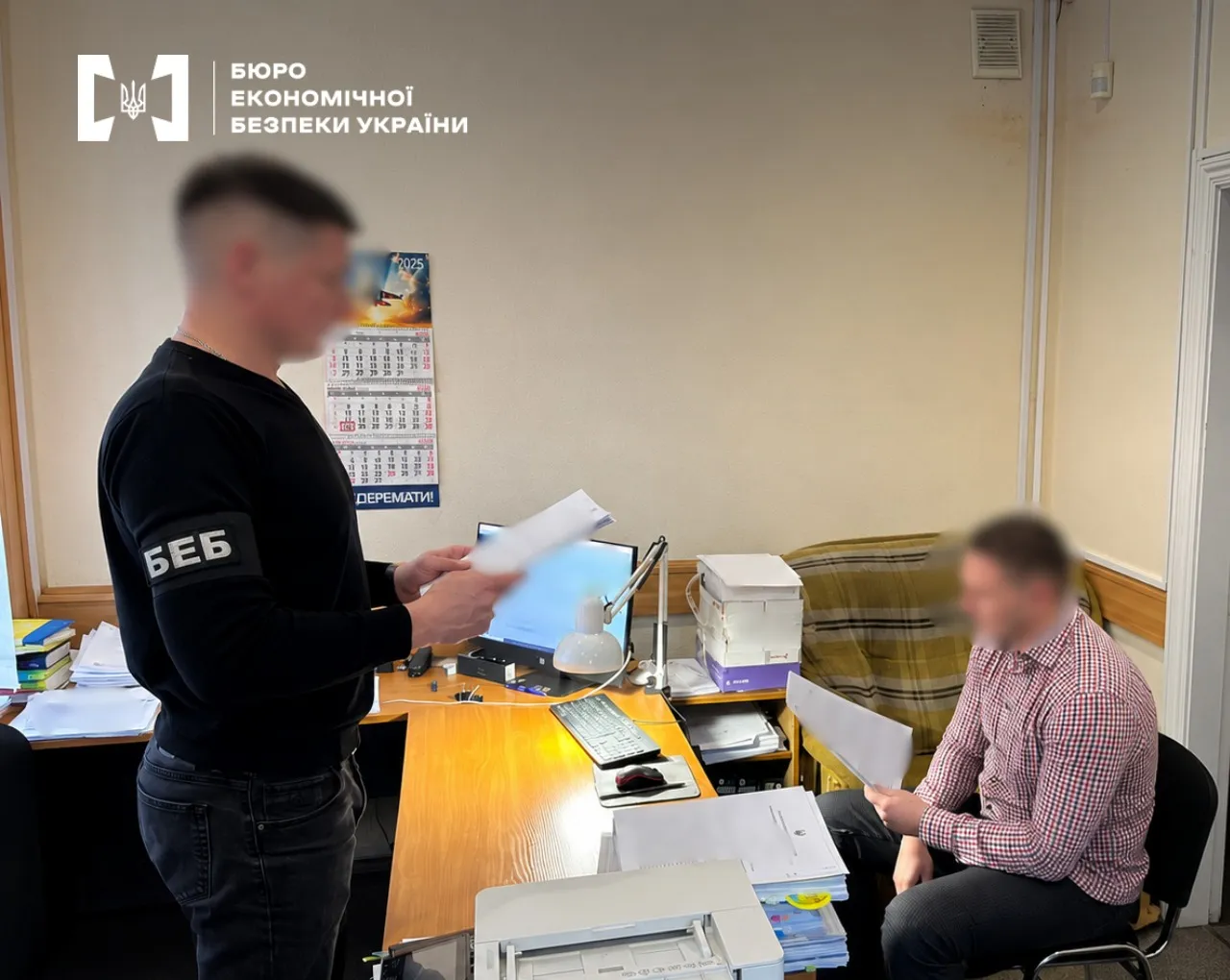 У Полтаві викрили схему розкрадання понад 5 млн грн на закупівлі супутникових телефонів для військових
