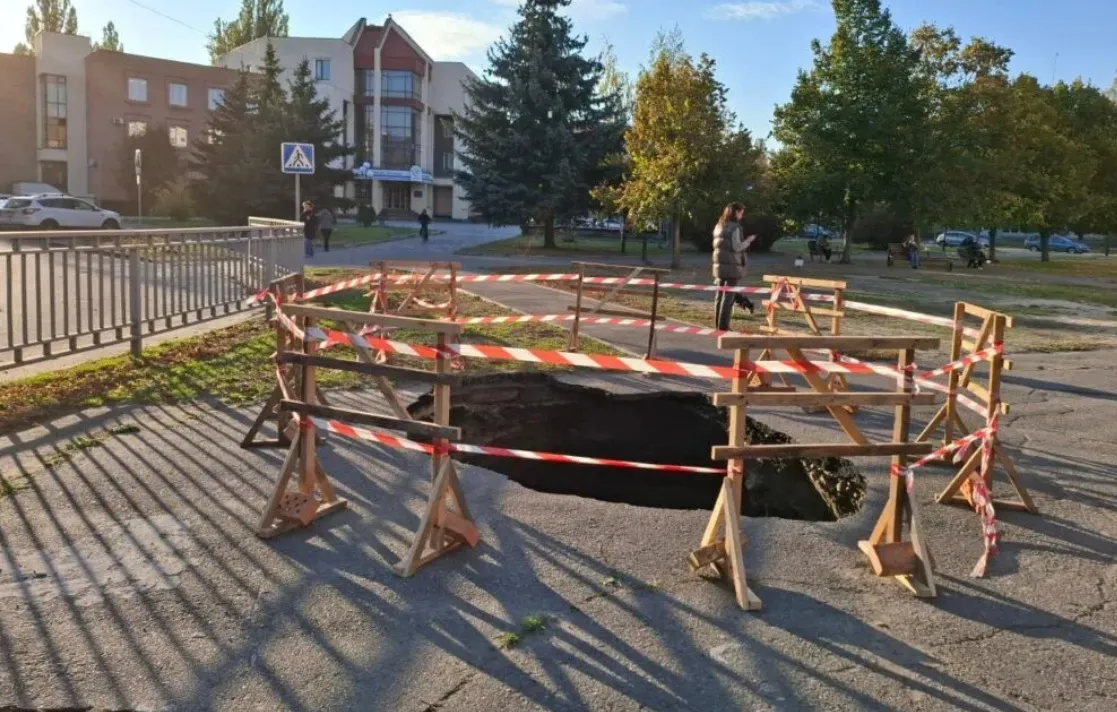 На Подолі в Полтаві можуть відремонтувати колектор, де утворилися три провалля