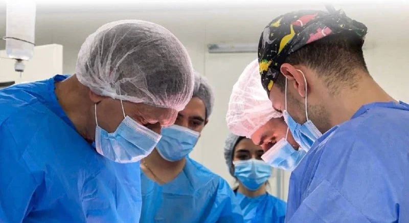 У Полтаві вперше провели сучасну еТЕР-операцію при пупковій грижі