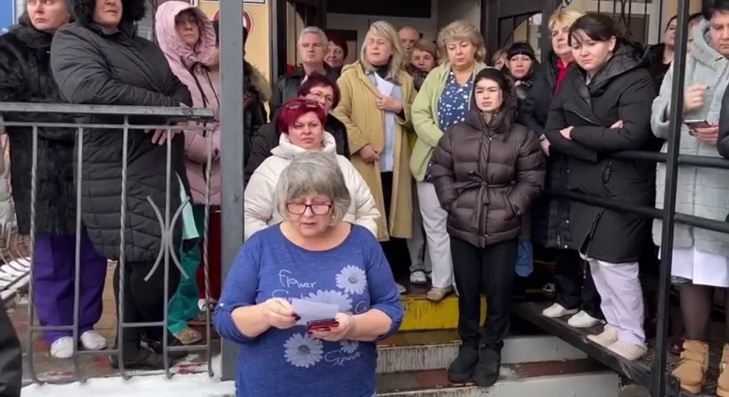 Працівники Полтавської ЦРЛ звернулися до президента та МОЗ через реорганізацію лікарні