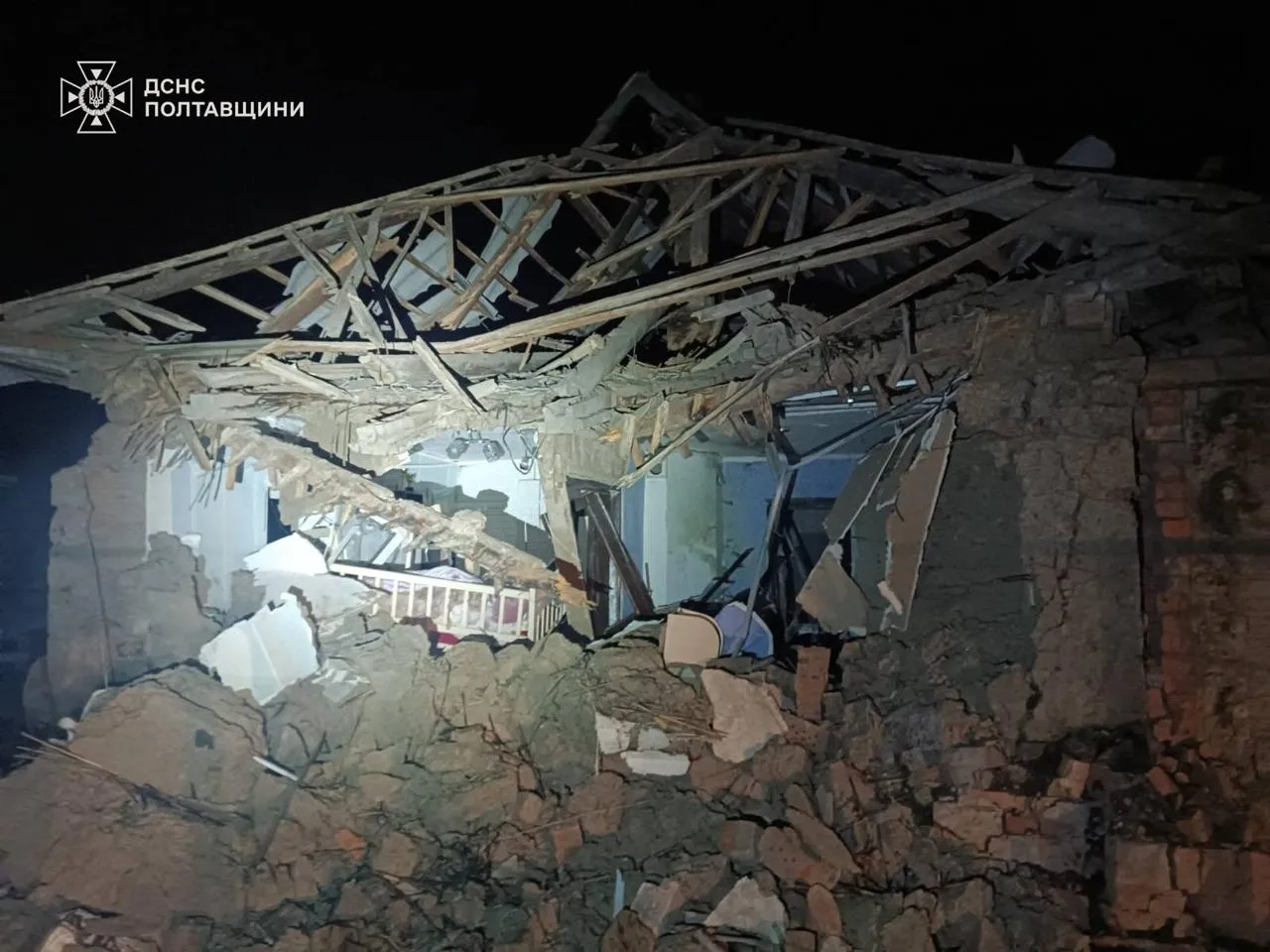 Рятувальники показали наслідки ворожого обстрілу Полтавщини