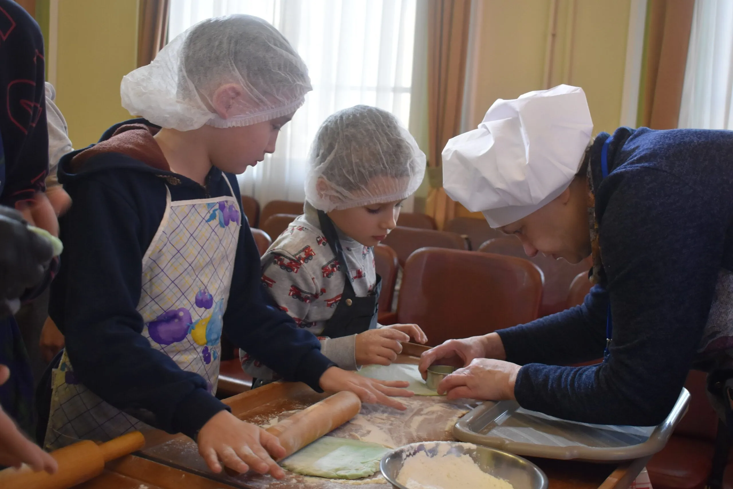 Що в горщику: у Полтавському ОЦЕВУМі навчали дітей формувати вареники