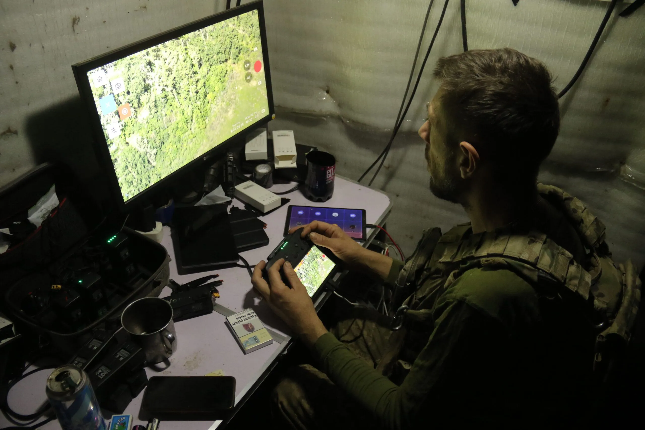 Під обстрілами, а інколи – без їжі та води: як українські військові долають труднощі, що перед ними постають