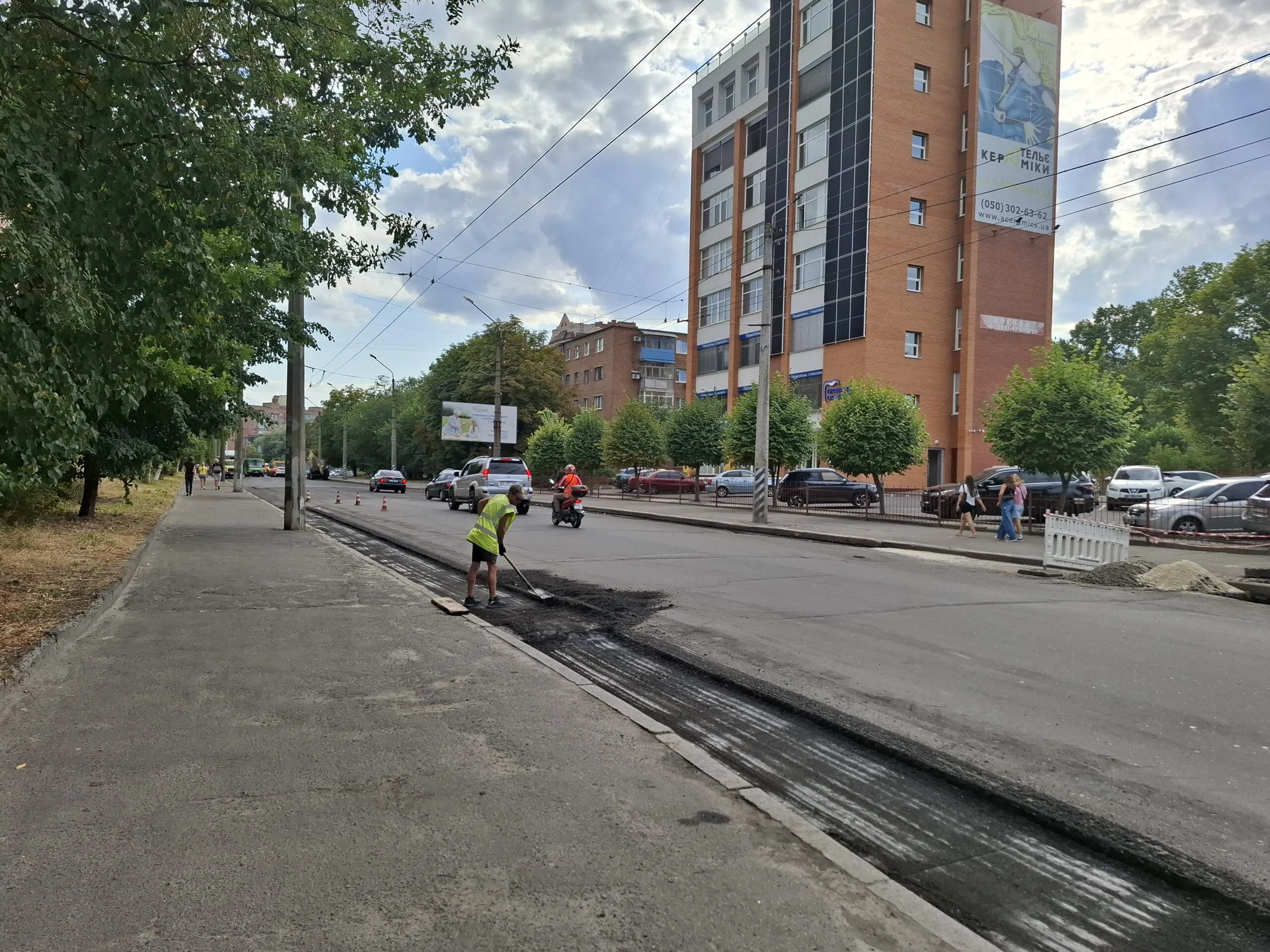 За місяць у Полтаві замовили поточні ремонти доріг на майже 17 мільйонів гривень