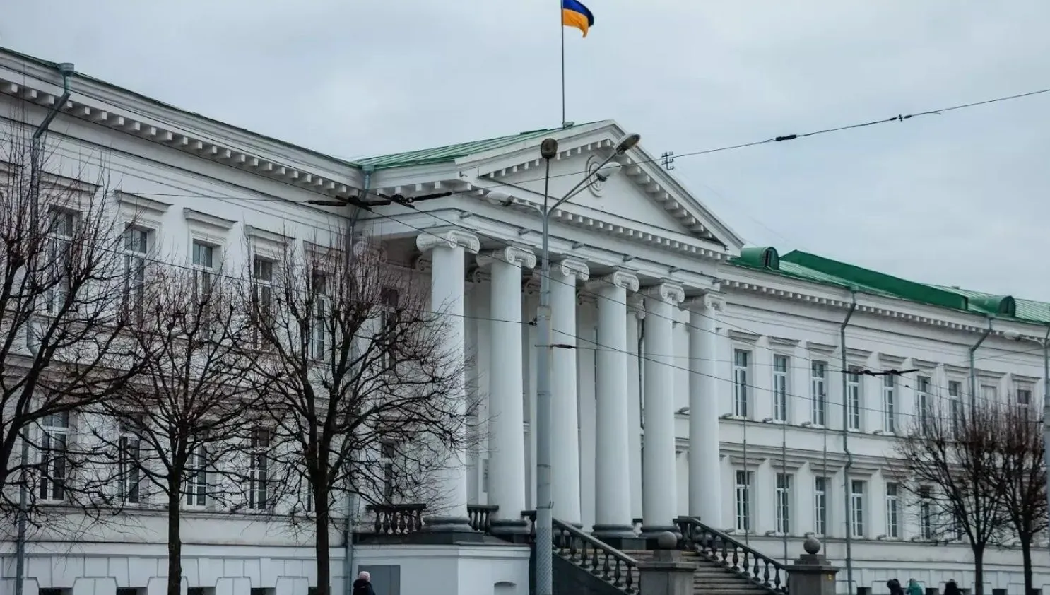 Харчування школярів, заселення будинків сімейного типу та розподіл залишків бюджету – відбулася позачергова сесія Полтавської міськради