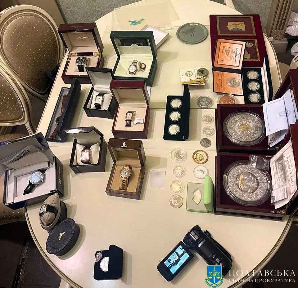 Експосадовця на Полтавщині підозрюють у декларуванні недостовірної інформації на понад 95 мільйонів гривень