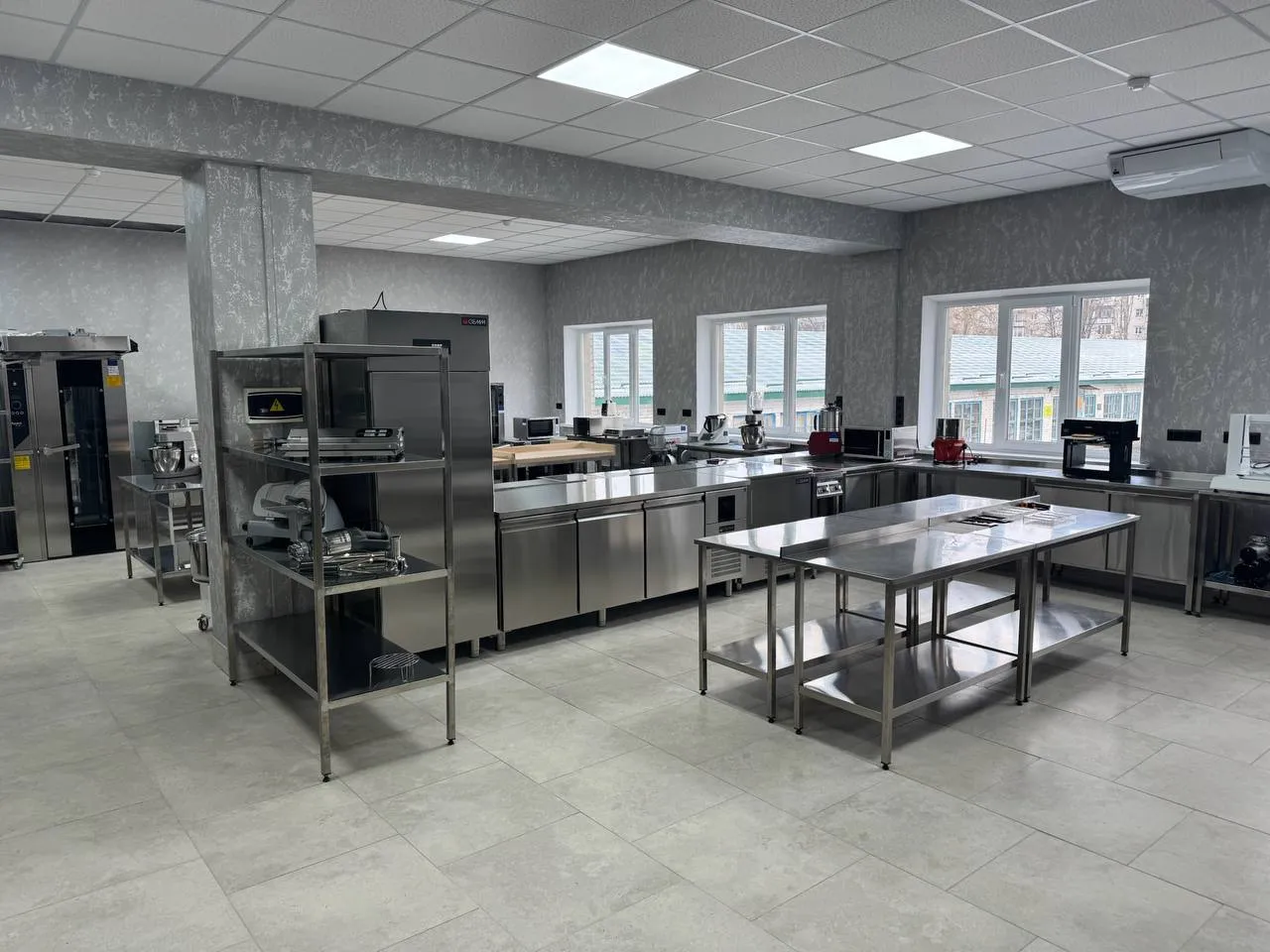 Кременчуцький заклад освіти відкриє кондитерську майстерню та дитяче кафе