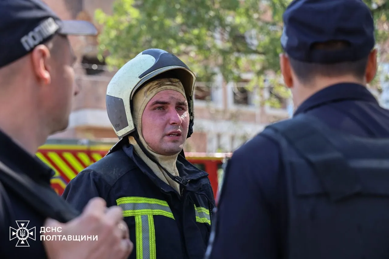 Росіяни влучили по будівлі Кременчуцького ТЦК