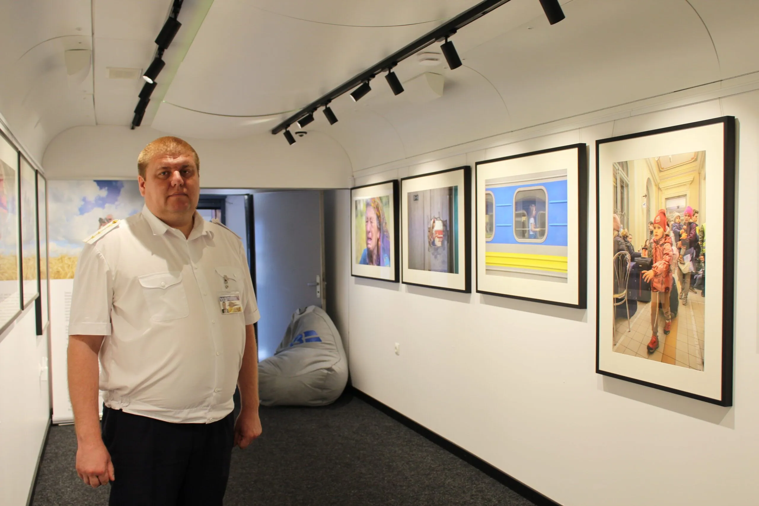 Полтавщину відвідав мистецький поїзд із виставкою «Відвага нації», яку створив син американського мільярдера