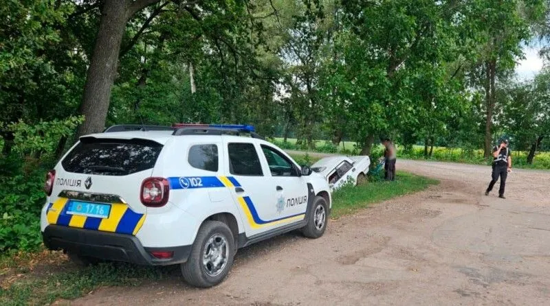 На Полтавщині водій намагався підкупити поліціянтів, щоб уникнути відповідальності за ДТП