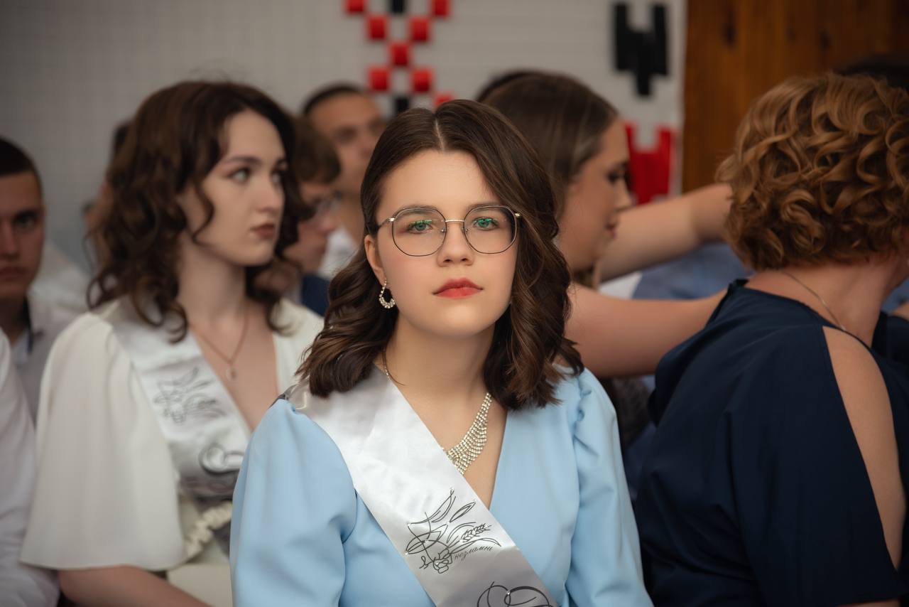 «Коли все цікавить – важко обрати»: випускниця з Миргорода про набрані максимальні 800 балів на НМТ і вибір спеціальності